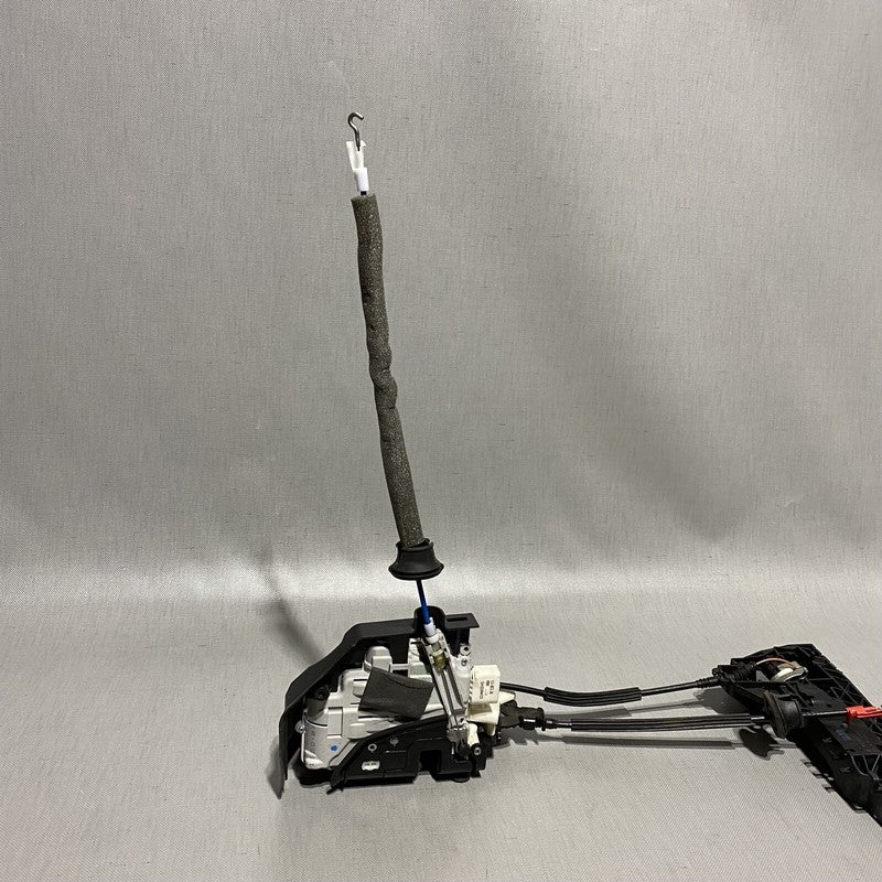 4H0839885 AUDI A8 DOOR HANDLE WITH LOCK LATCH 2011 2012 2013 2014 2015 2016 2017 OEM