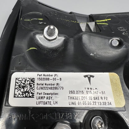 1502088-00-B TESLA MODEL Y LIFTGATE TAIL LIGHT LEFT DRIVER 2020 21 22 2023 OEM 1502088-00-B