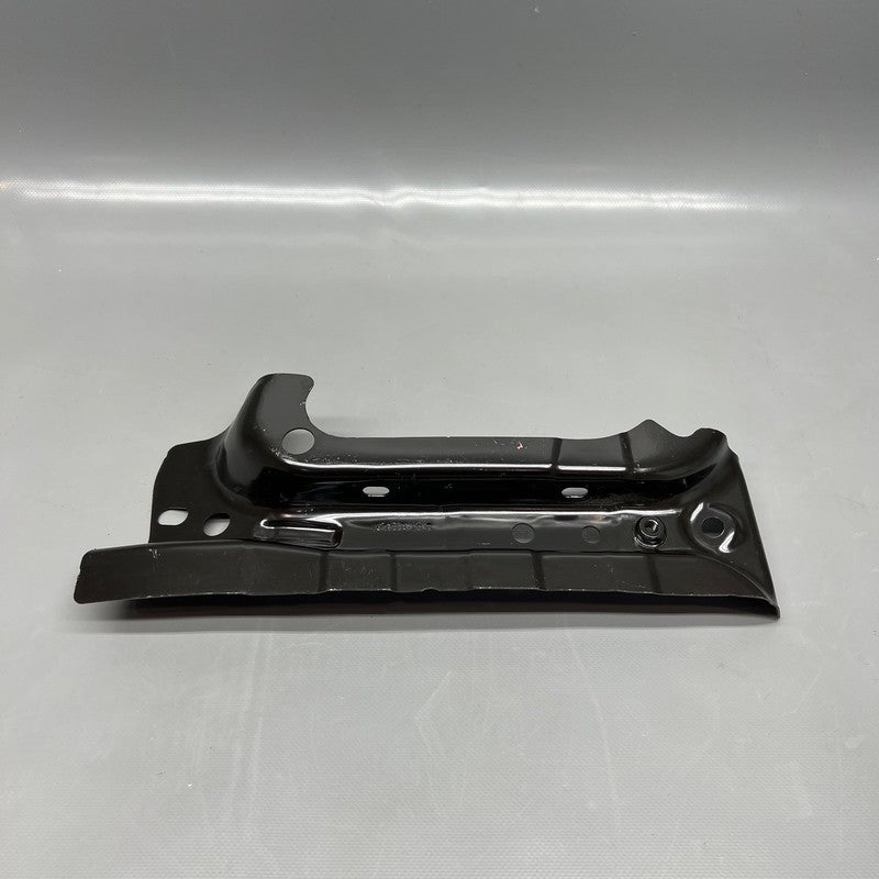 TESLA MODEL 3 DIVIDER BAR RIGHT REAR  2024 2025 OEM 1832334-00-A