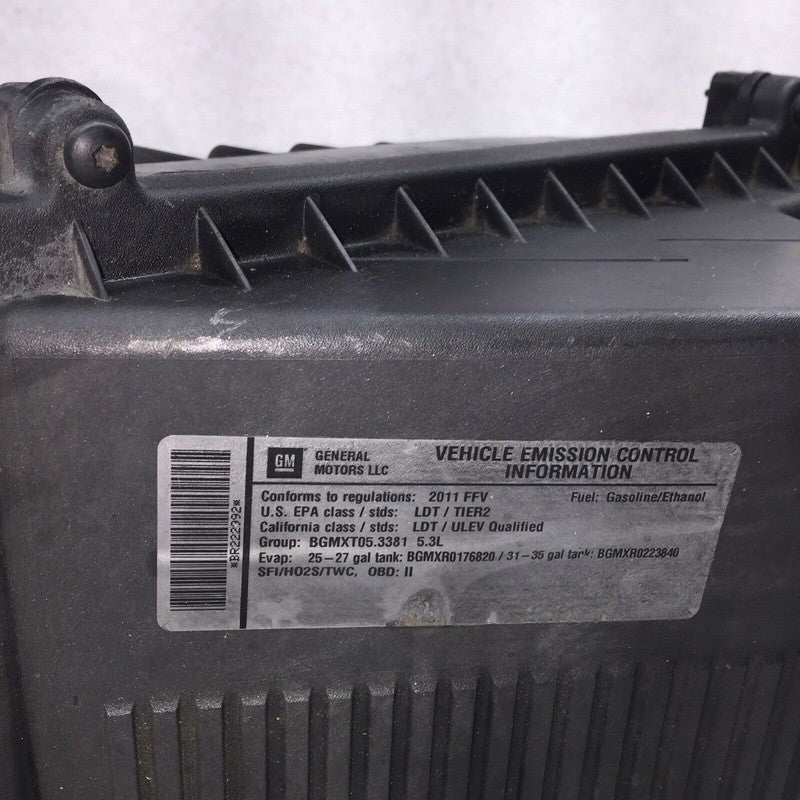 15919463 TOYOTA SUBURBAN CADILLAC ESCALADE AIR INTAKE CLEANER 2009 2010 2011 2012 2013 