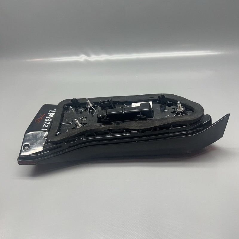H8793199805 BMW X5 TAIL LIGHT RIGHT PASSENGER INNER 2019 2020 2021 OEM 8793199807