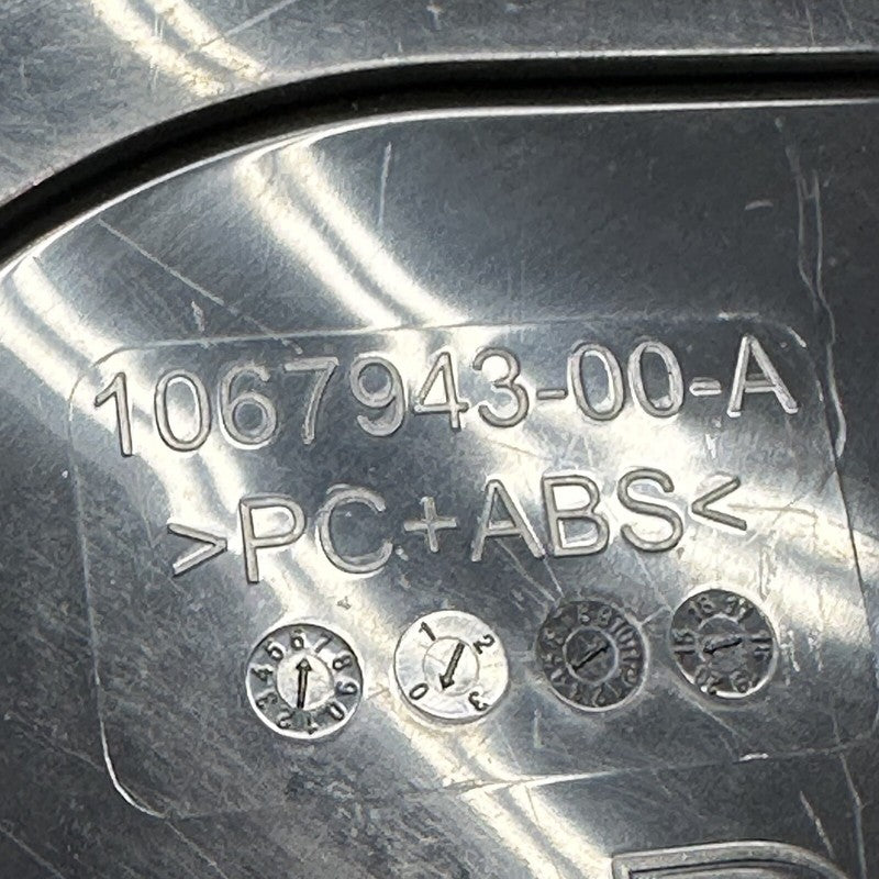 1067943-00-A TESLA MODEL S DOOR PLATE RIGHT REAR 2012 2013 2014 2015 OEM 1067943-00-A