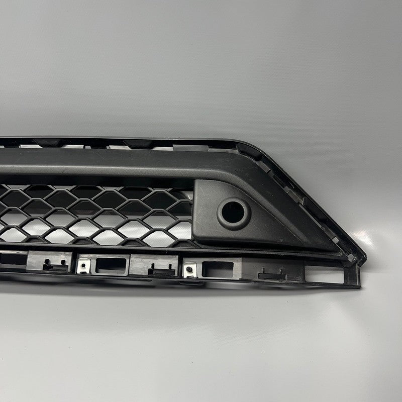 06701981820 MASERATI GRECALE GRILLE FRONT BUMPER LOWER 2023 2024 2025 OEM 6701981820