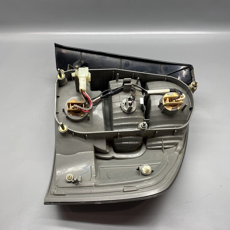 SUBARU LEGACY TAIL LIGHT LEFT DRIVER 2006 2007 OEM