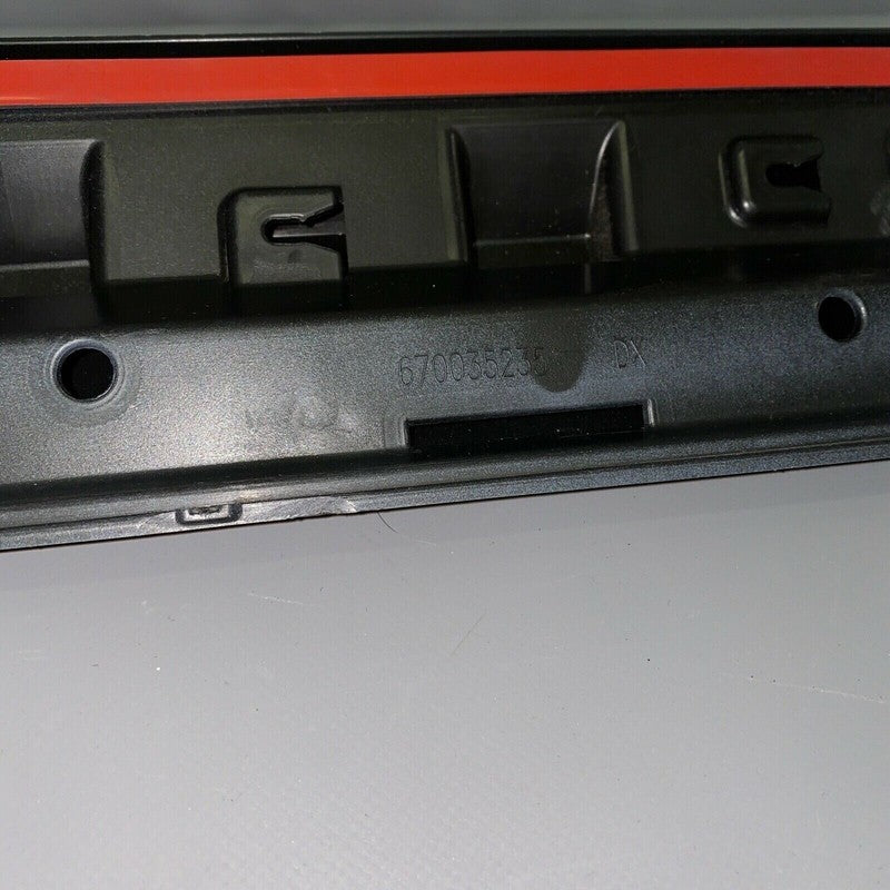 670035235 MASERATI LEVANTE RIGHT FRONT DOOR TRIM MOLDING 2017 2018 2019 OEM 670035235