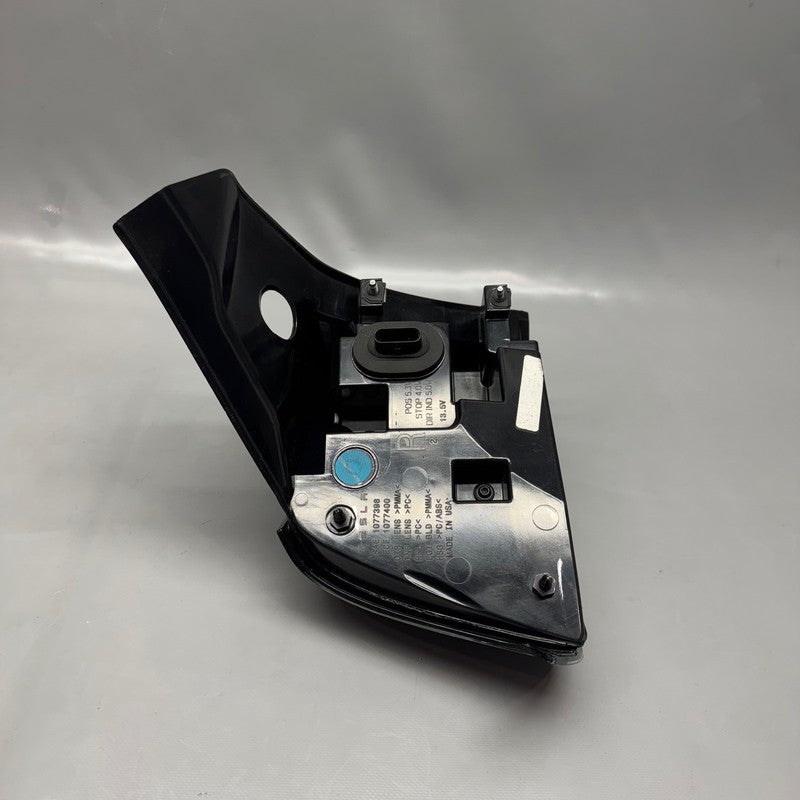 TESLA MODEL 3 TAIL LIGHT RIGHT PASSENGER 2017 2018 2019 2020 2021 2022
