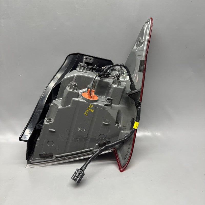 HYUNDAI ELANTRA TAIL LIGHT LEFT DRIVER 2021 2022 2023 OEM 92401AA020