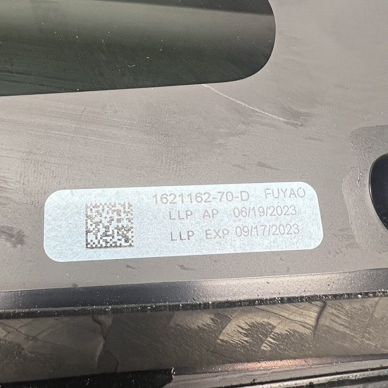 1621162-70-D TESLA MODEL Y QUARTER GLASS LEFT REAR 2020 2021 2022 2023 OEM 1621162-70-D