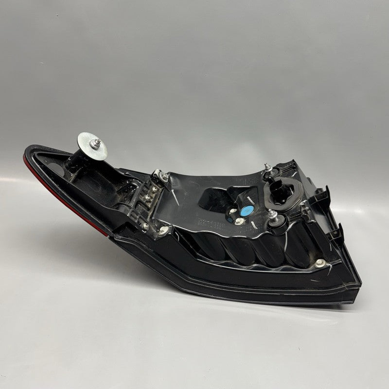 1034333-00-A TESLA MODEL X TAIL LIGHT RIGHT PASSENGER 2016 2017 2018 2019 2020 OEM