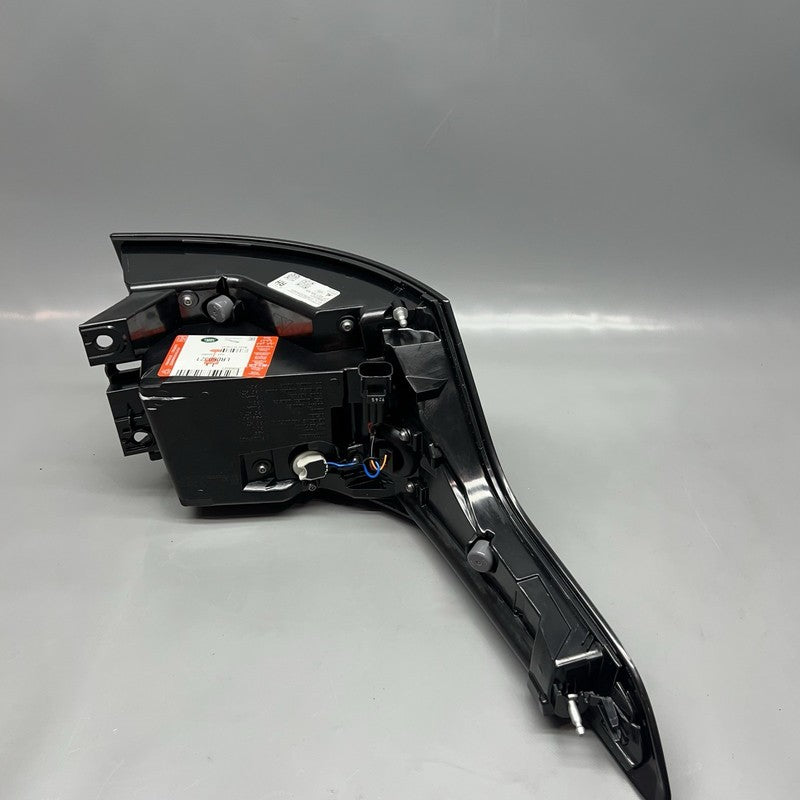 LR060321 RANGE ROVER SPORT HSE TAIL LIGHT RIGHT PASSENGER 2014 2015 2016 2017 OEM LR06032