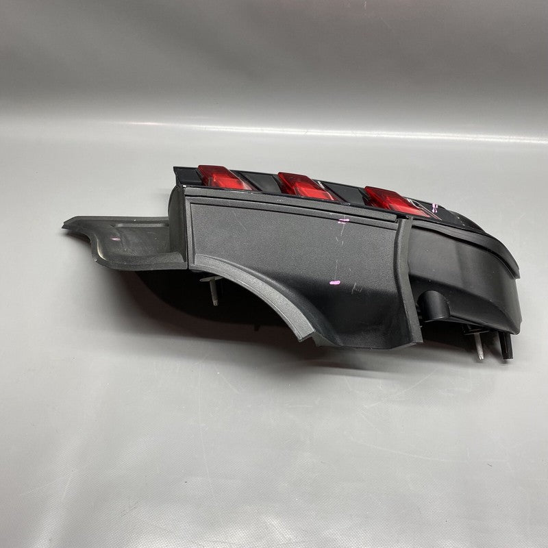 JR3B-13B505-A FORD MUSTANG TAIL LIGHT LEFT DRIVER JR3B-13B505-A 2018 2019 2020 OEM DAMAGED
