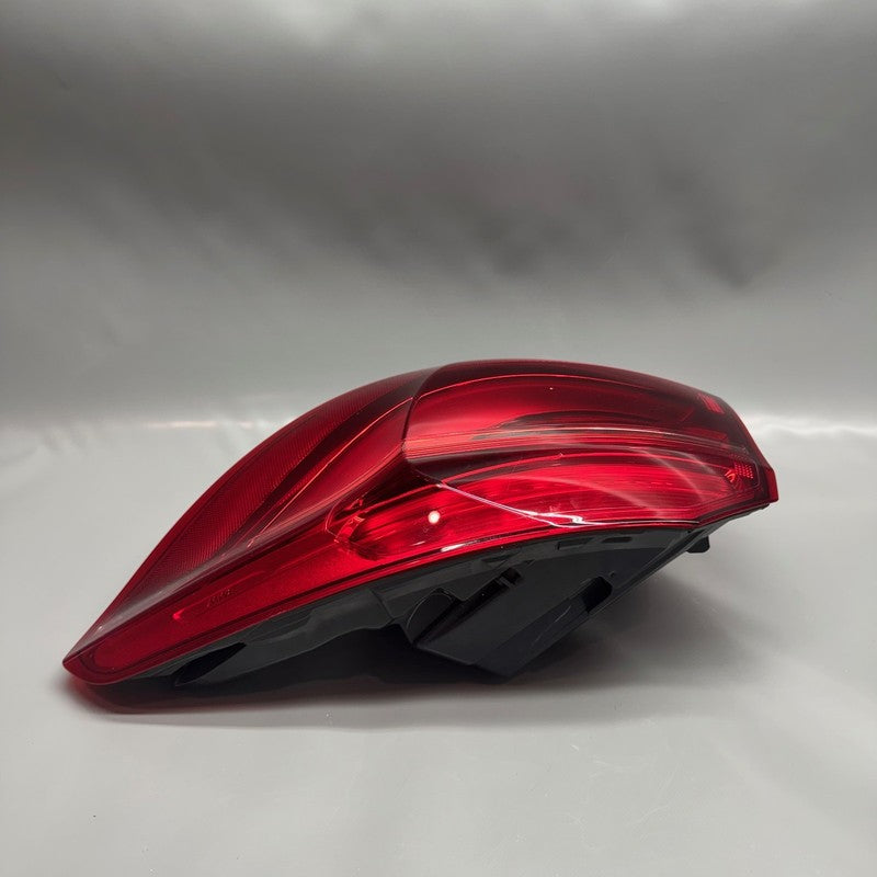 BMW X6 X6M TAIL LIGHT RIGHT PASSENGER LED 2015 2016 2017 2018 2019 OEM