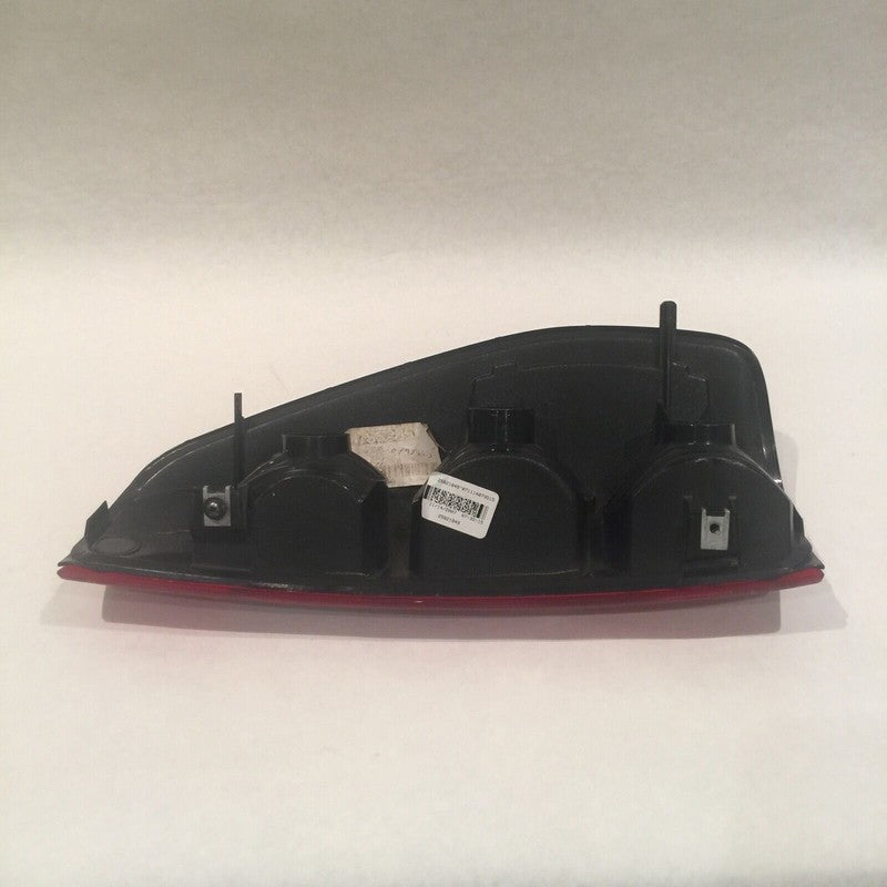 25821849 CHEVROLET COLORADO TAIL LIGHT RIGHT 2004 2005 2006 2007 2008 2009 2010 2011 2012