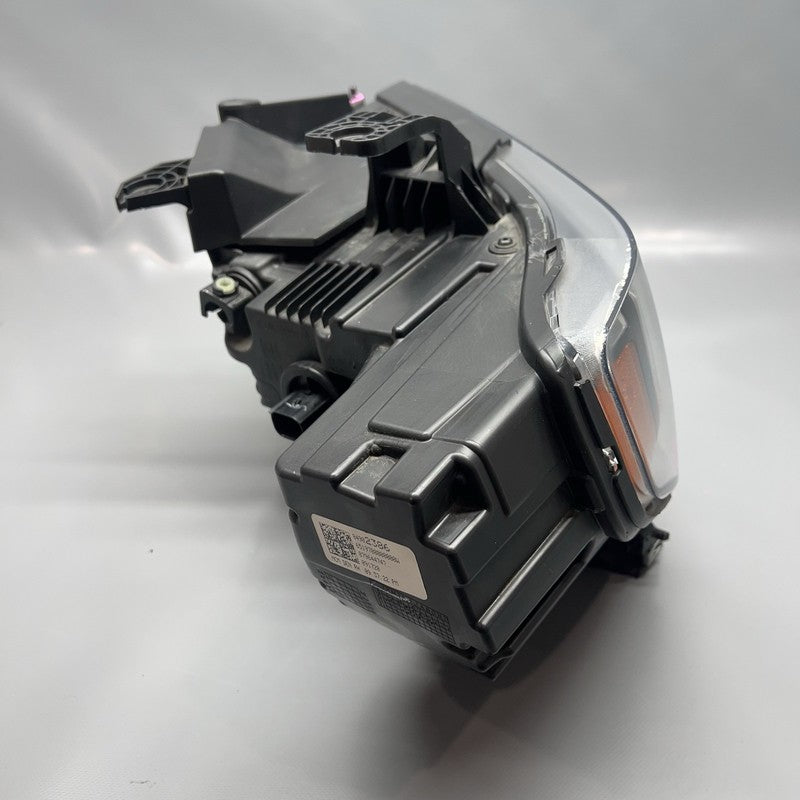 84902386 GMC ACADIA HEADLIGHT RIGHT PASSENGER 2020 2021 2022 2023 LED OEM 84902386