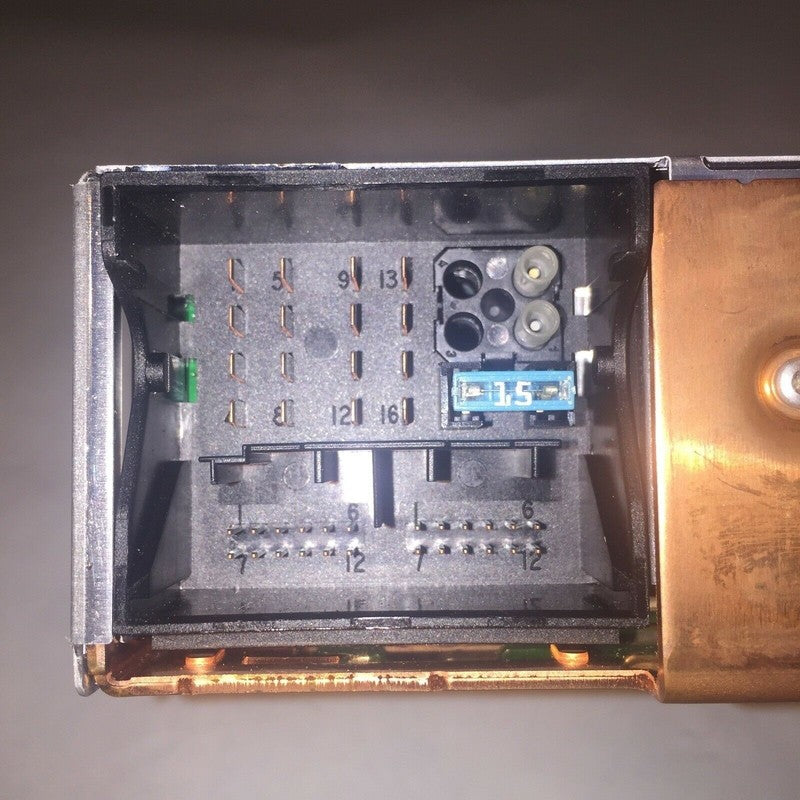 65129199389-02 BMW 328 330 335 E90 AUDI RADIO RECIEVER CD 2008 2009 OEM 65129199389-02