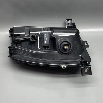 1034327-00-C TESLA MODEL X FOG LIGHT RIGHT PASSENGER 2016 2017 2018 2019 2020 1034327-00-C