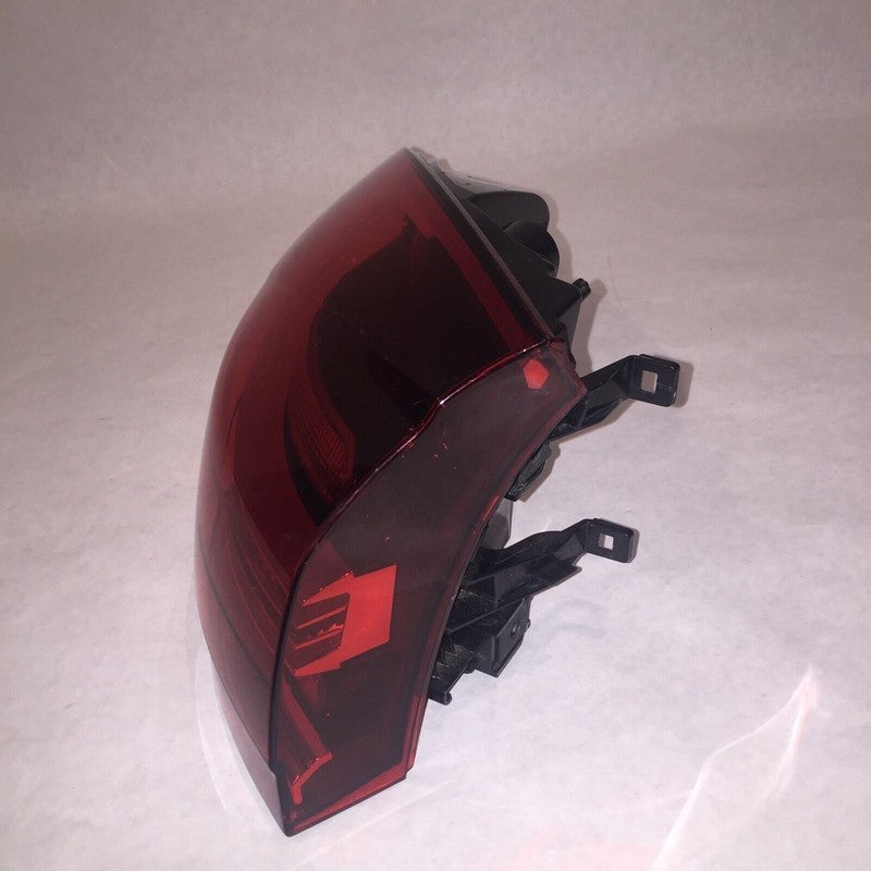 7P5945207H PORSCHE CAYENNE TAIL LIGHT LEFT DRIVER 7P5945207H 2015 2016 OEM 