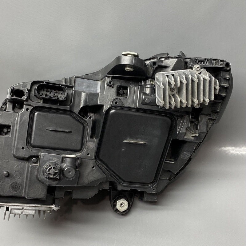 A2058201661 MERCEDES BENZ C300 HEADLIGHT RIGHT PASSENGER 2015 2016 2017 LED OEM A2058201661
