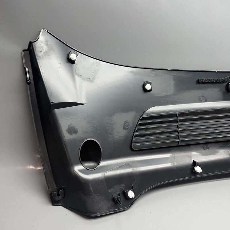 1619812-00-B TESLA MODEL Y WINDSHIELD WINDOW WIPER COWL PANEL 2020 21 22 2023 1619812-00-B