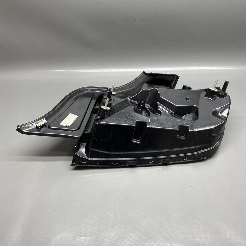 JR3B-13B505-A FORD MUSTANG TAIL LIGHT LEFT DRIVER JR3B-13B505-A 2018 2019 2020 OEM DAMAGED