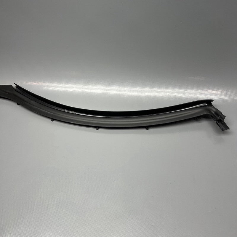 95B839762B PORSCHE MACAN WEATHER STRIP SEAL RIGHT REAR 2016 17 18 19 2020 OEM 95B839762B