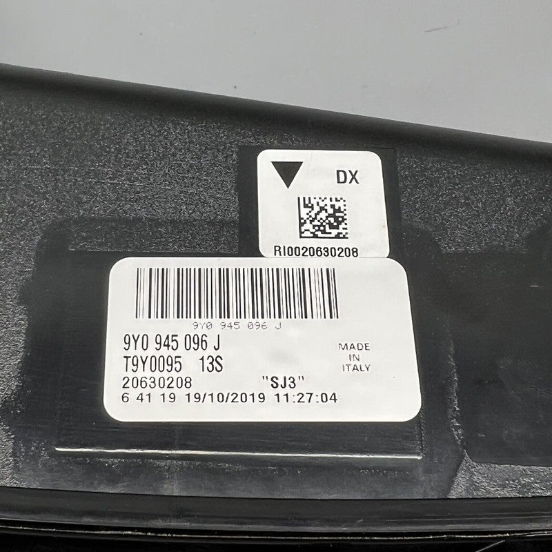 9Y0945096J PORSCHE CAYENNE TAIL LIGHT RIGHT PASSENGER 2019 20 21 22 2023 LED OEM 9Y0945096J