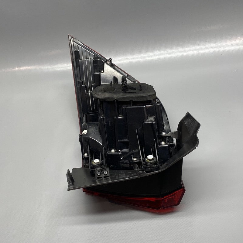 5NN945096A VOLKSWAGEN TIGUAN TAIL LIGHT RIGHT PASSENGER 2018 2019 2020 5NN945096A OEM