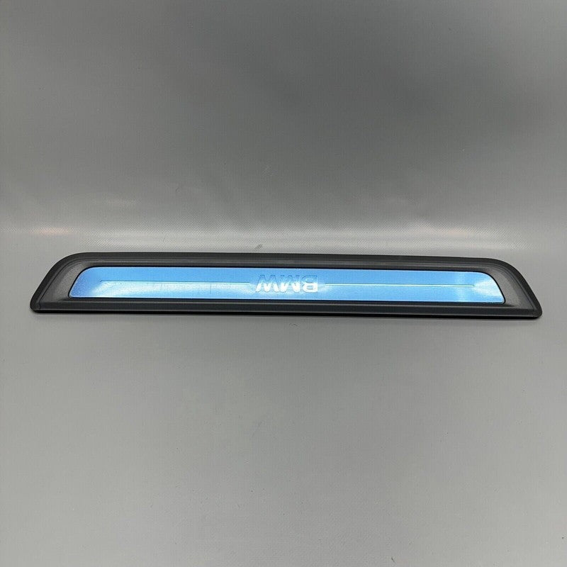 7407387 BMW 330 DOOR SILL PLATE LEFT FRONT 2019 2020 2021 OEM 7407387