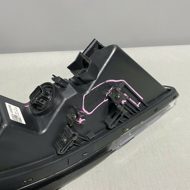 92208-S2000 HYUNDAI SANTA FE HEADLIGHT RUNNING LIGHT RIGHT PASSENGER LED 2019 2020 2021