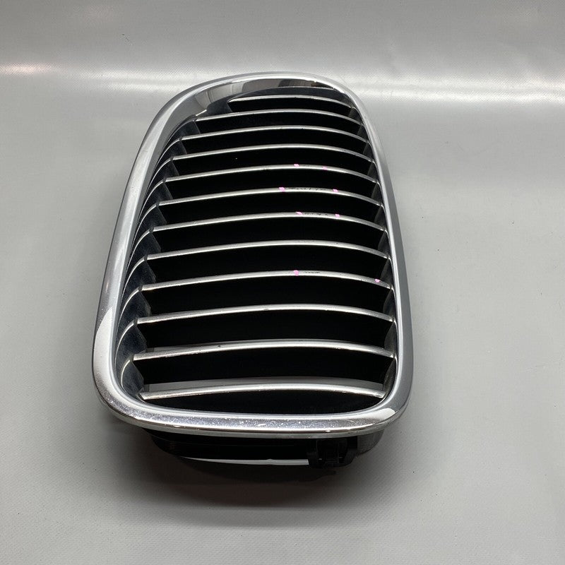 51137200728 BMW 528 GRILLE RIGHT PASSENGER SIDE 535 F10 51137200728 2011 2012 2013 OEM 