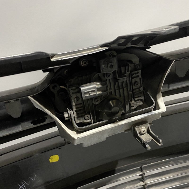 52110-OZG00-A0 TOYOTA COROLLA FRONT BUMPER 2017 2018 2019 OEM