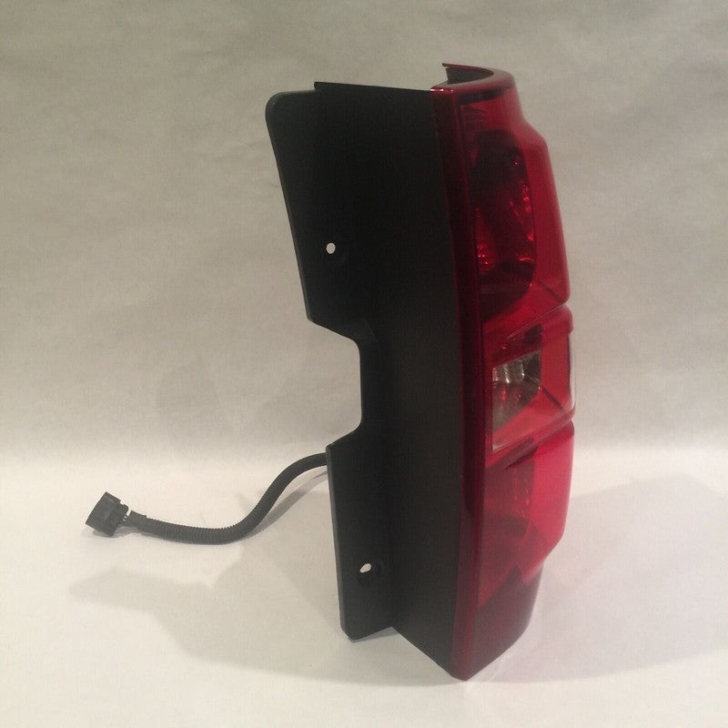 CHEVY SUBURBAN TAHOE TAIL LIGHT RIGHT 2007 2008 2009 2010 2011 2012 2013 2014