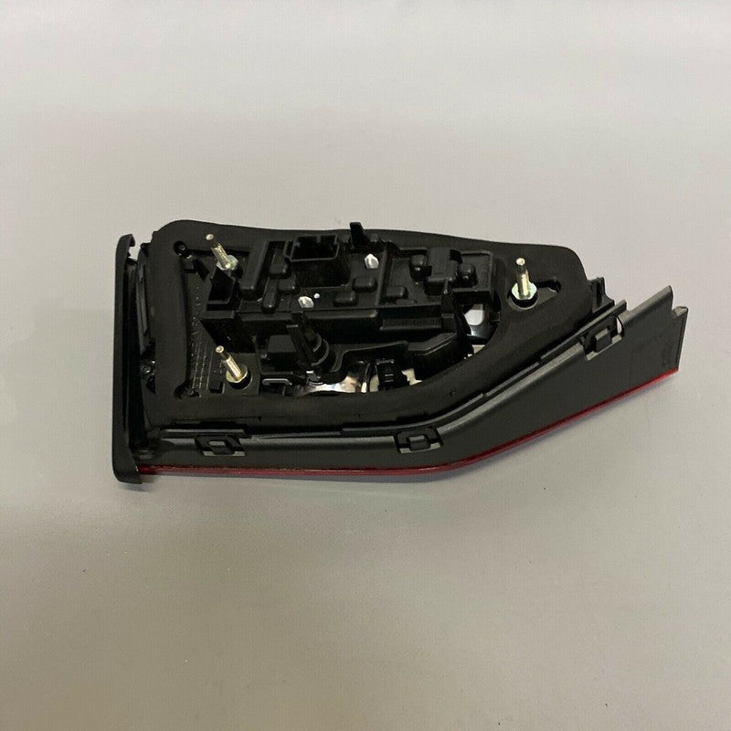 8V5945094 AUDI A3 TUNK TAIL LIGHT RIGHT PASSENGER 2015 2015 S3 SEDAN OEM 