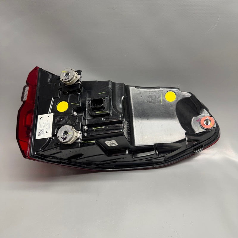 BMW X7 TAIL LIGHT RIGHT PASSENGER 2019 2020 2021 2022 OEM H45A164A605