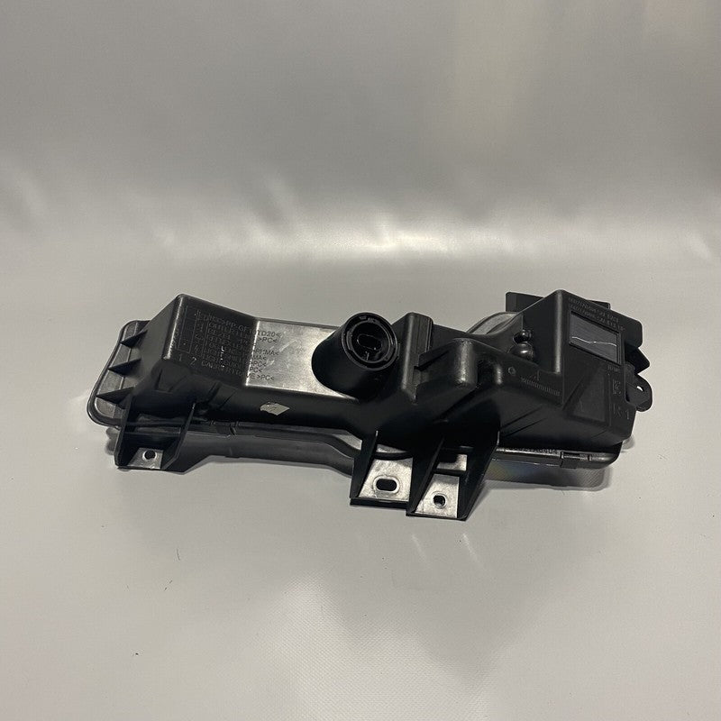 1077390-00-F TESLA MODEL 3 FOG LIGHT RIGHT PASSENGER 1077390-00-F 2017 2018 2019 2020 OEM