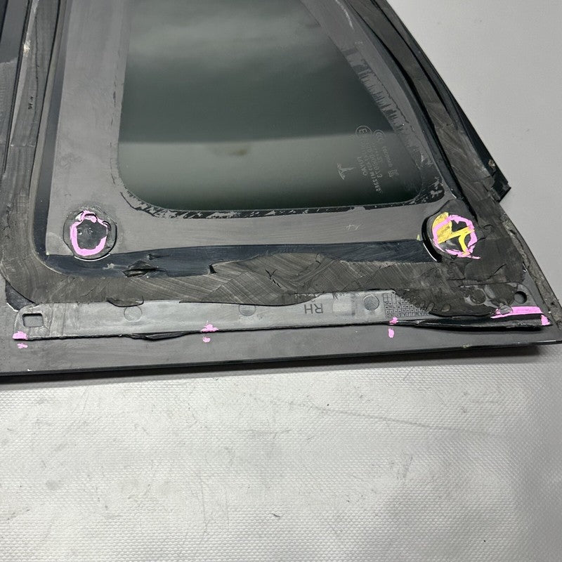 1495741-99-H TESLA MODEL Y QUARTER GLASS RIGHT REAR 2020 2021 2022 2023 OEM 1495741-99-H