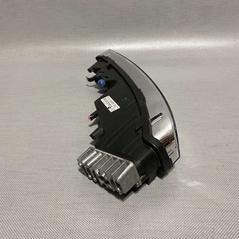 7P5941182J PORSCHE CAYENNE GTS FOG LIGHT RIGHT PASSENGER 7P5941182J 2015 2016 2017 LED OEM