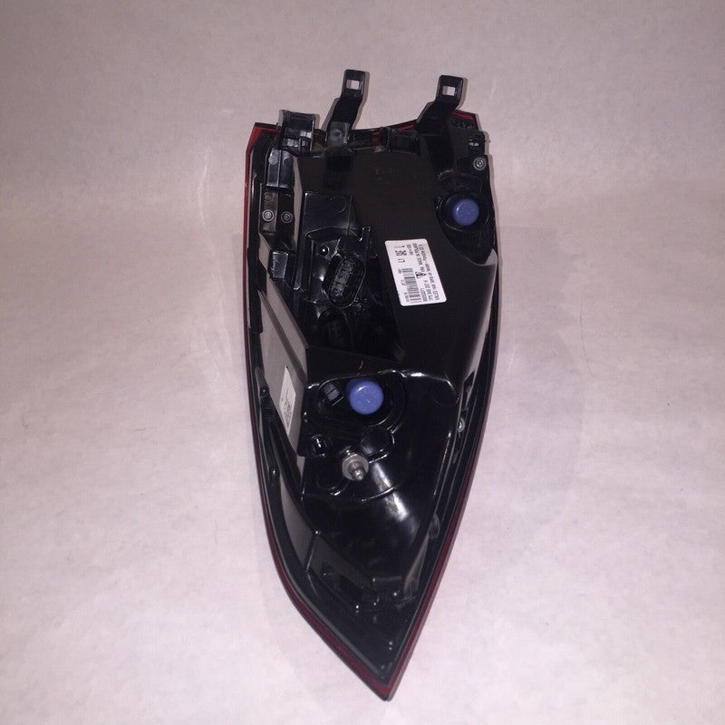 7P5945207H PORSCHE CAYENNE TAIL LIGHT LEFT DRIVER 7P5945207H 2015 2016 OEM 