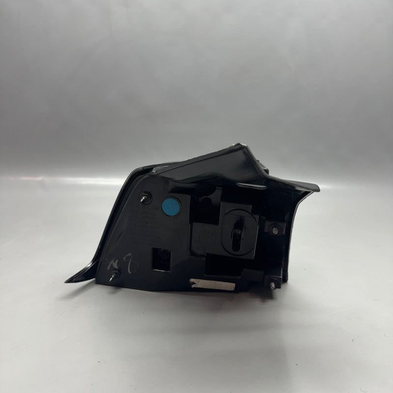 TESLA MODEL 3 TAIL LIGHT RIGHT PASSENGER 2017 2018 2019 2020 2021 LED 