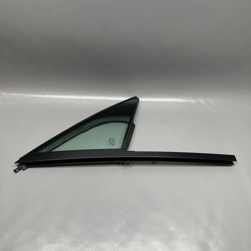 9Y0845114J PORSCHE CAYENNE QUARTER GLASS RIGHT FRONT 2019 2020 2021 OEM 9Y0845114J