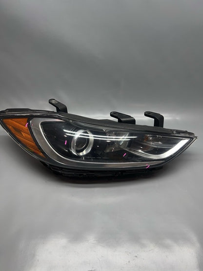 HYUNDAI ELANTRA HEADLIGHT RIGHT PASSENGER 2017 2018 HALOGEN OEM