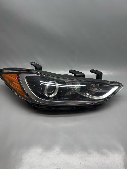 HYUNDAI ELANTRA HEADLIGHT RIGHT PASSENGER 2017 2018 HALOGEN OEM