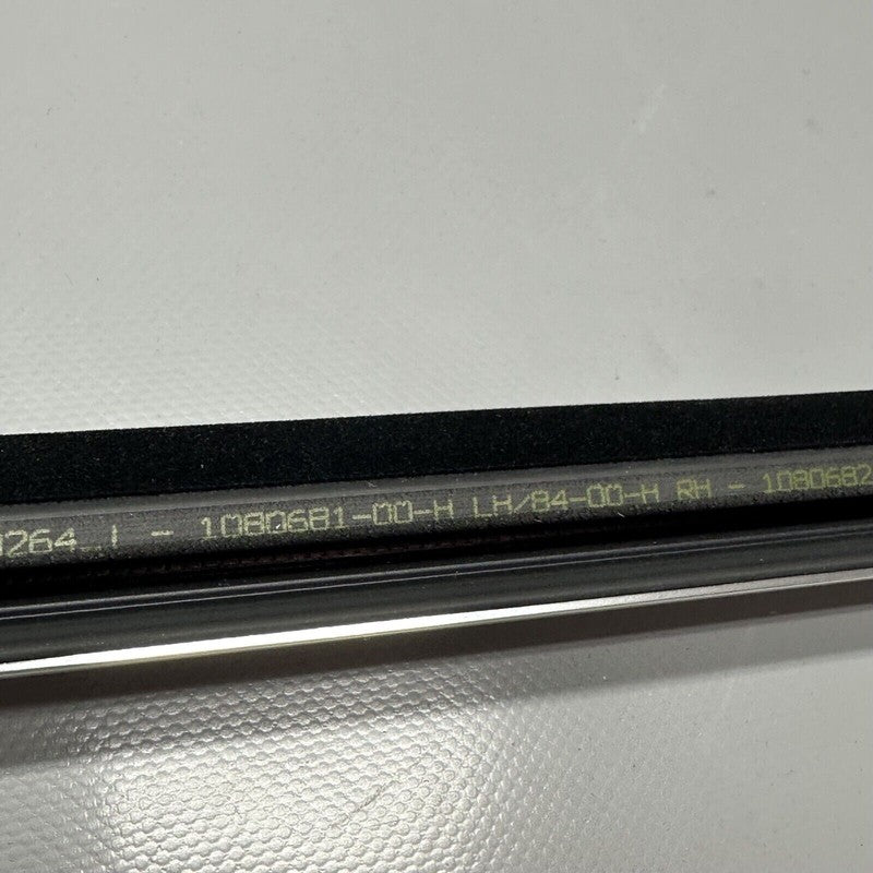 1080681-00-H TESLA MODEL 3 DOOR WINDOW MOLDING LEFT FRONT 2017 18 19 20 21 2022 1080681-00-H