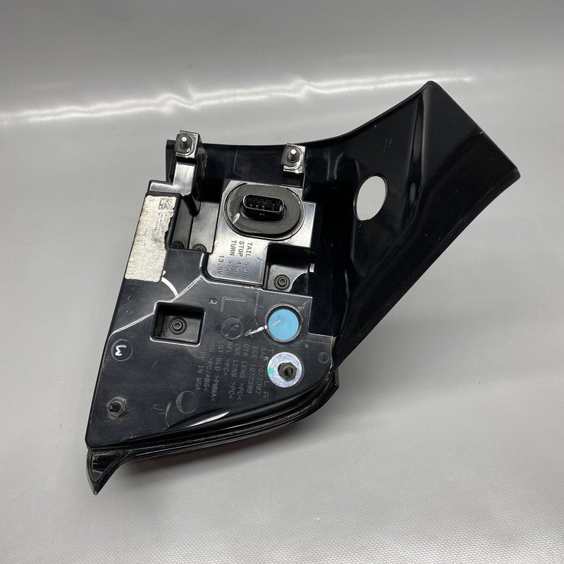 MODEL 3 TESLA MODEL 3 TAIL LIGHT LEFT DRIVER SIDE LED OEM 2017 2018 2019 2020 2021 2022
