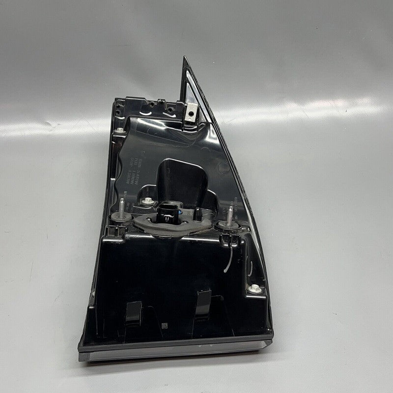 1034333-00-A TESLA MODEL X TAIL LIGHT RIGHT PASSENGER 2016 17 18 19 2020 LED OEM 1034333-00-A