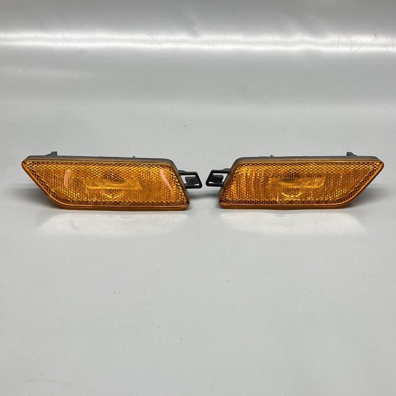 PORSCHE MACAN FRONT BUMPER MARKER 95B945119 2016 2017 2018 2019 2020 2