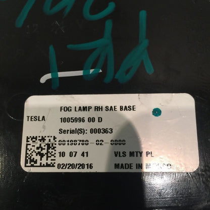 100599600D TESLA MODEL S RIGHT SIDE FOG LIGHT 2015 2016 BLACK BEZEL OEM