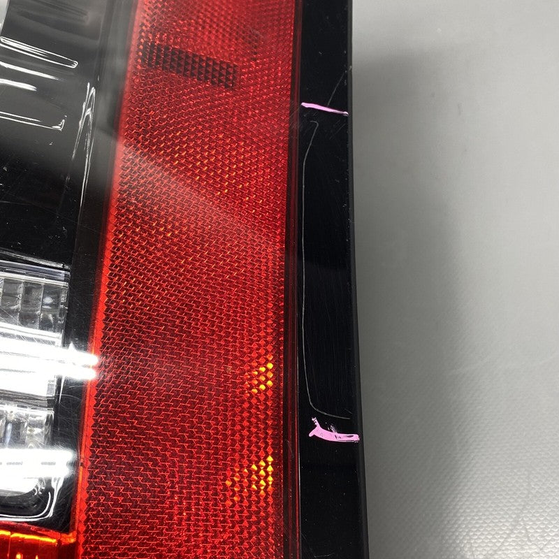 A056008 RANGE ROVER SPORT TAIL LIGHT RIGHT PASSENGER SIDE A056008 2010 2011 OEM