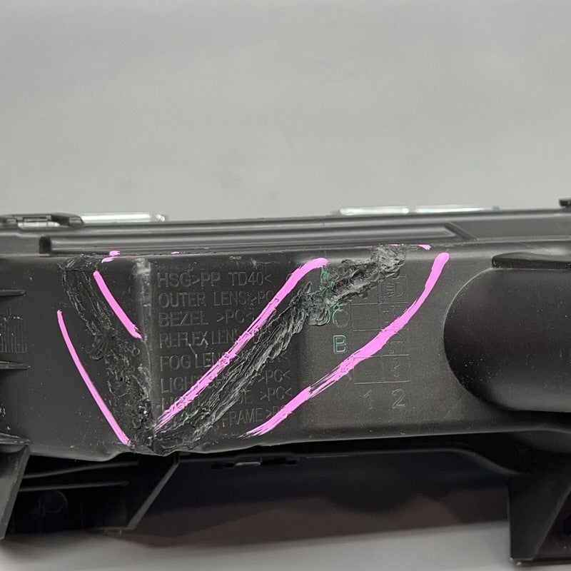 1507931-00-D TESLA MODEL Y FOG LIGHT RIGHT PASSENGER 3 PIN 2020 21 22 2023 OEM 1507931-00-D