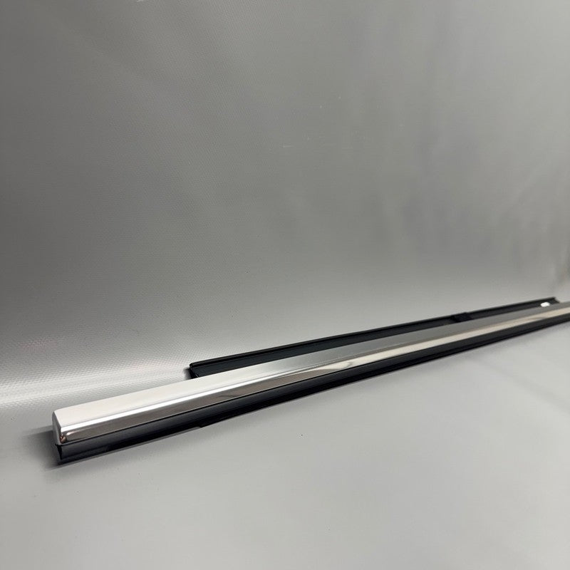 AUDI Q5 DOOR WINDOW MOLDING LEFT FRONT 2015 2016 2017 2018 OEM 8U08532